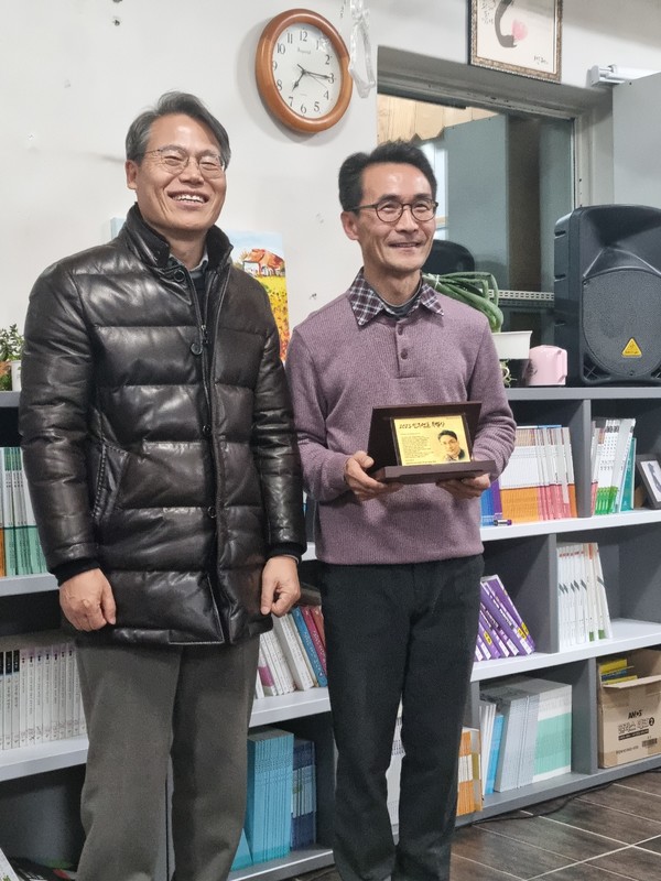 (왼쪽부터 대전충남민언련 이문희 공동대표, 오마이뉴스 신정섭 시민 기자)